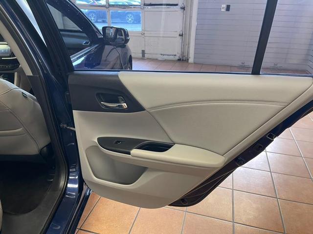 Photo of 2016 Obsidian Blue Pearl Honda Accord