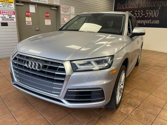 Photo of 2018 Florett Silver Metallic Audi Q5
