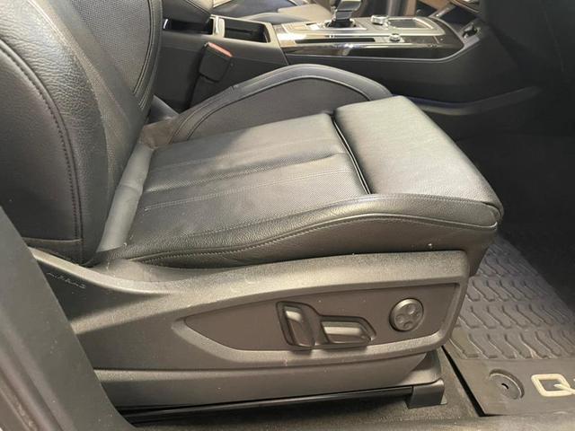 Photo of 2018 Florett Silver Metallic Audi Q5