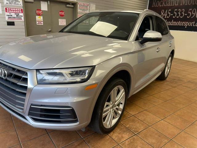 Photo of 2018 Florett Silver Metallic Audi Q5