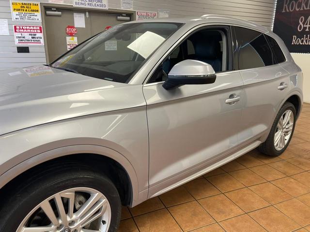 Photo of 2018 Florett Silver Metallic Audi Q5