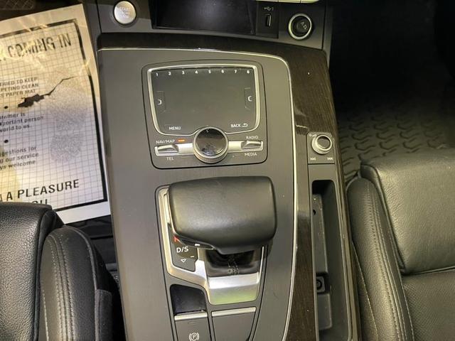 Photo of 2018 Florett Silver Metallic Audi Q5
