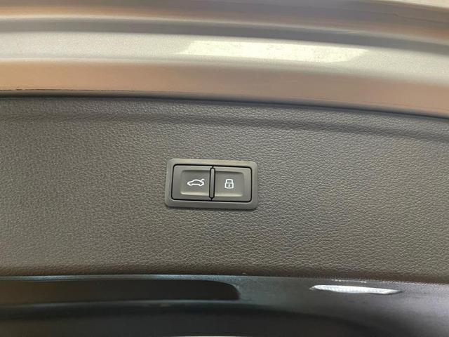 Photo of 2018 Florett Silver Metallic Audi Q5