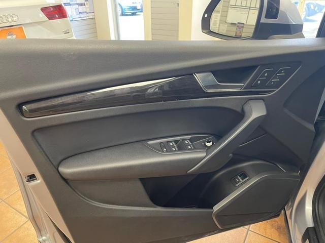 Photo of 2018 Florett Silver Metallic Audi Q5