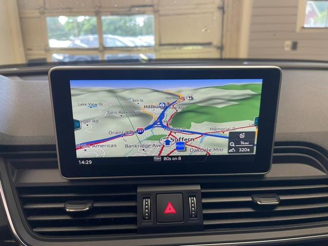 Photo of 2018 Florett Silver Metallic Audi Q5