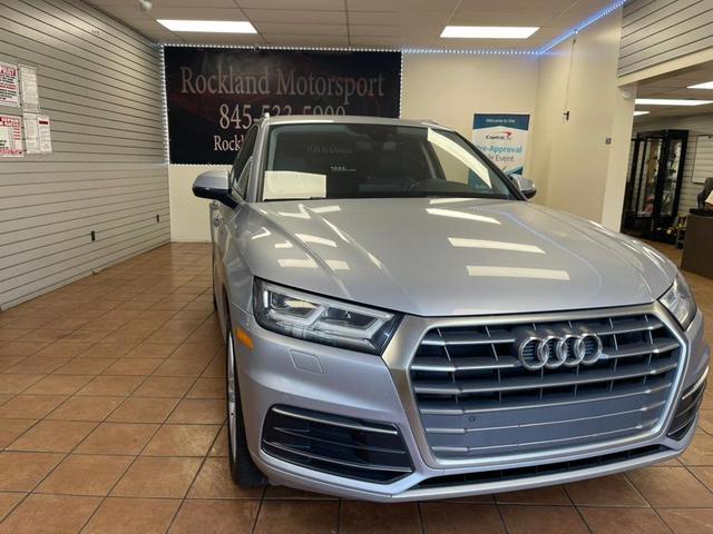Photo of 2018 Florett Silver Metallic Audi Q5