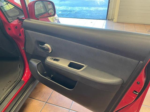 Photo of 2007 Super Black Nissan Versa
