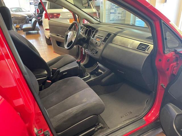 Photo of 2007 Super Black Nissan Versa
