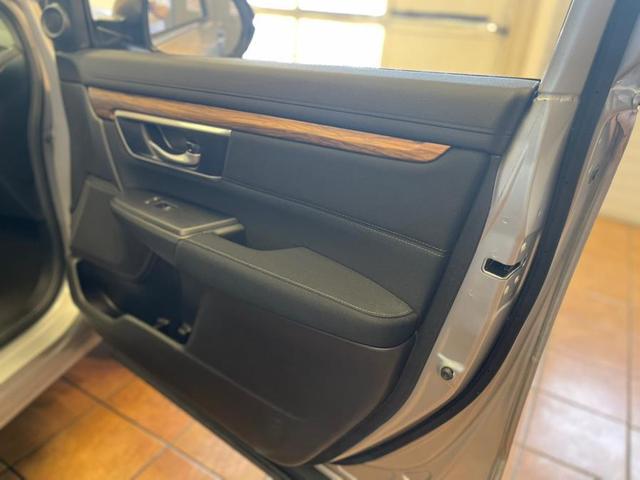 Photo of 2018 Lunar Silver Metallic Honda CR-V