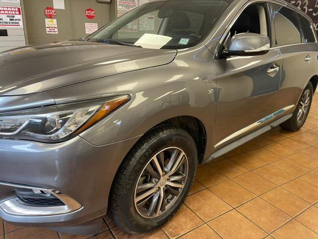 Photo of 2018 GREY INFINITI QX60