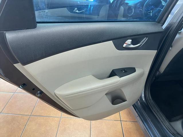 Photo of 2020 Gravity Grey Kia Forte
