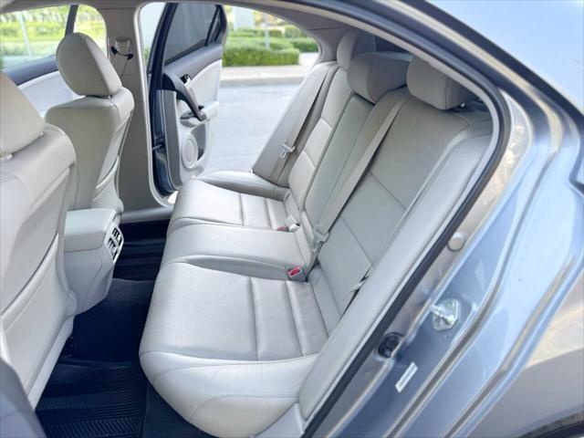 Photo of 2011 Vortex Blue Pearl Acura TSX