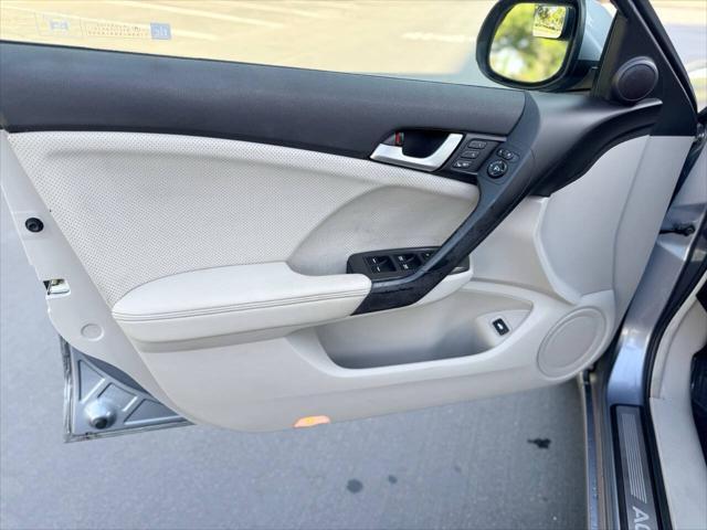 Photo of 2011 Vortex Blue Pearl Acura TSX