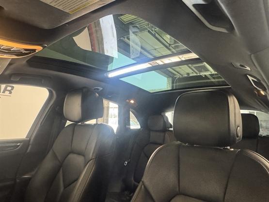 Photo of 2016 Silver Porsche Macan