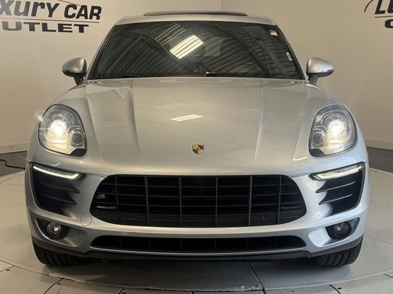 Photo of 2016 Silver Porsche Macan