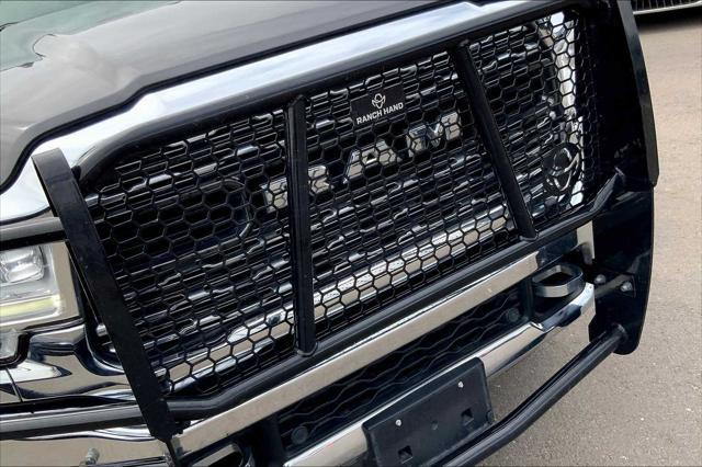Photo of 2022 Granite Crystal Metallic Clearcoat RAM 2500
