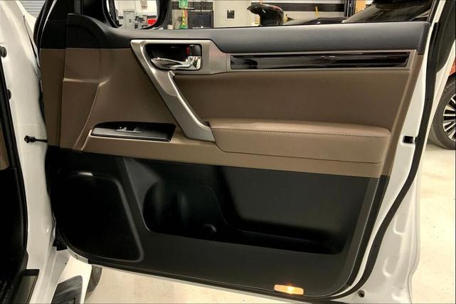 Photo of 2022 Starfire Pearl Lexus GX 460