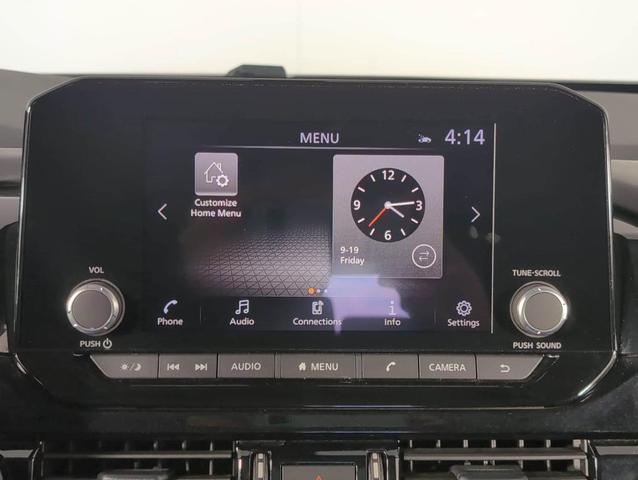 Photo of 2024 Brilliant Silver Metallic Nissan Pathfinder