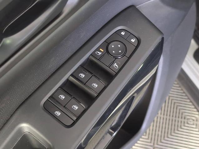 Photo of 2024 Brilliant Silver Metallic Nissan Pathfinder