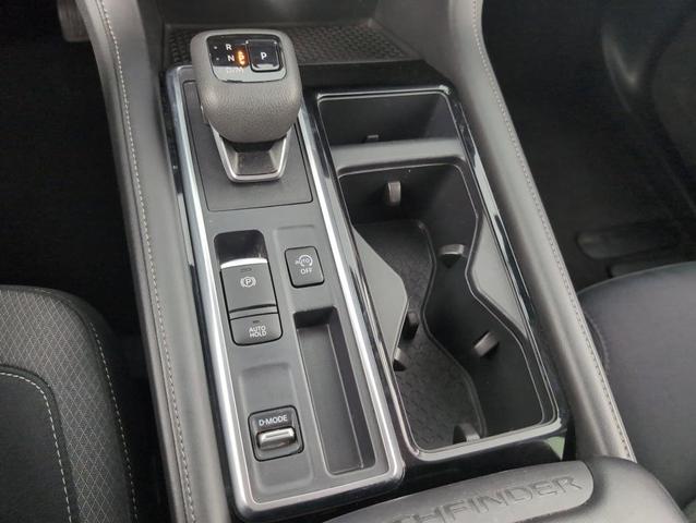 Photo of 2024 Brilliant Silver Metallic Nissan Pathfinder