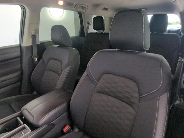 Photo of 2024 Brilliant Silver Metallic Nissan Pathfinder