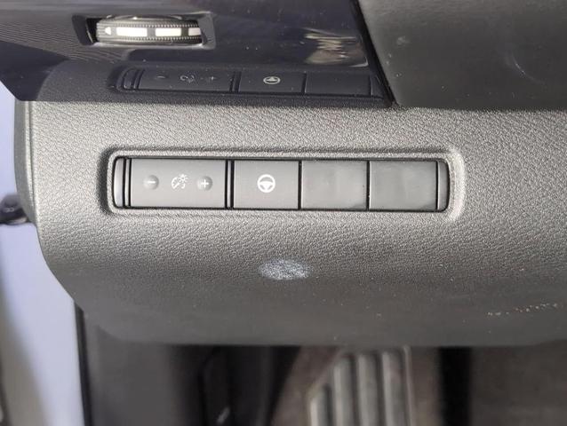 Photo of 2024 Brilliant Silver Metallic Nissan Pathfinder
