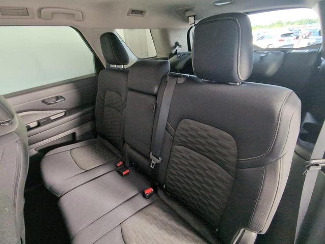 Photo of 2024 Brilliant Silver Metallic Nissan Pathfinder