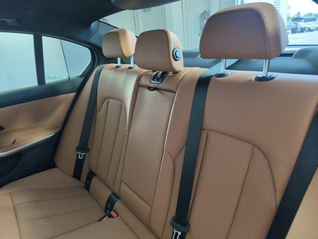 Photo of 2025 Alpine White BMW 330