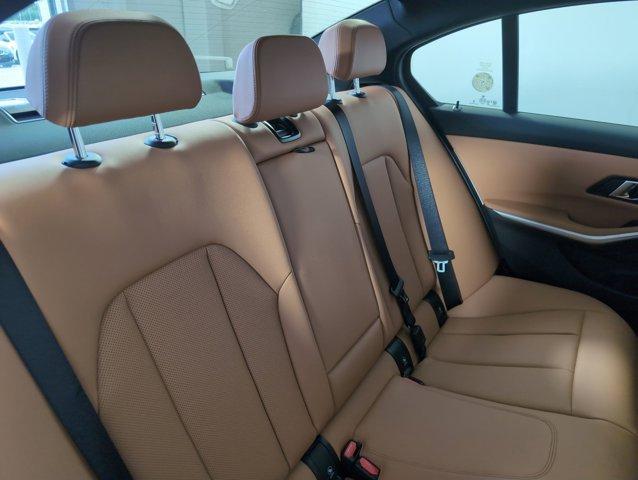 Photo of 2025 Alpine White BMW 330
