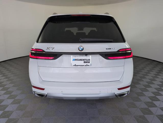 Photo of 2026 Alpine White BMW X7