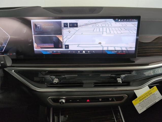 Photo of 2026 Alpine White BMW X7