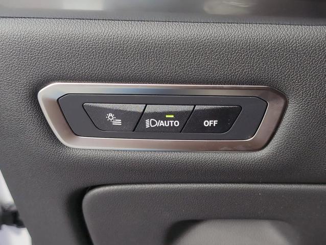 Photo of 2026 Alpine White BMW X7
