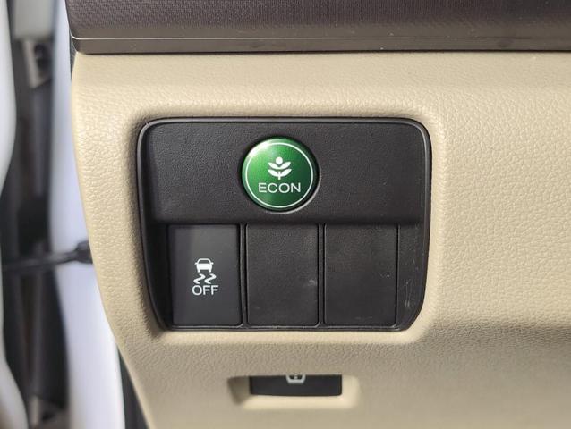 Photo of 2015 White Honda Accord