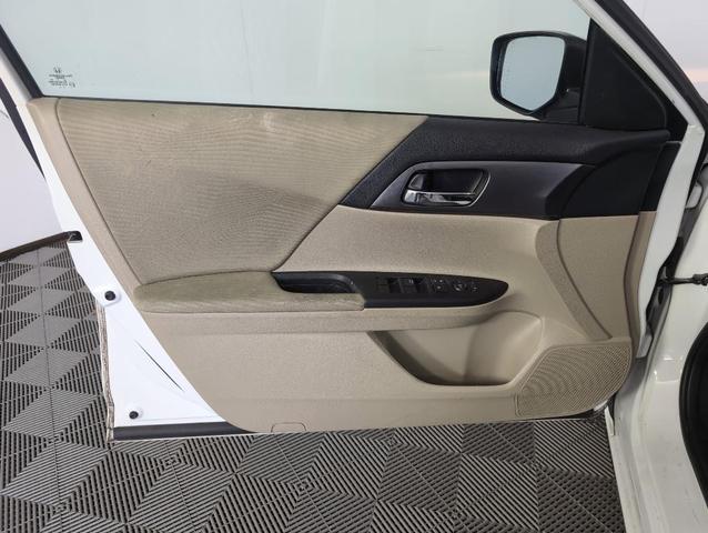 Photo of 2015 White Honda Accord