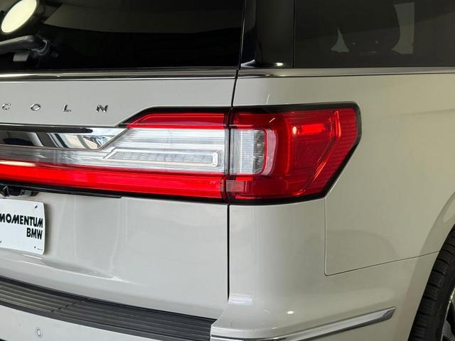 Photo of 2019 Brown Lincoln Navigator
