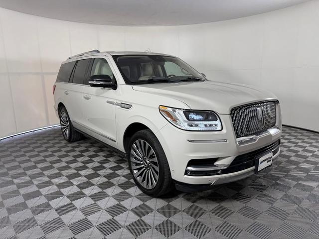 Photo of 2019 Brown Lincoln Navigator
