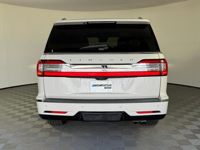 Photo of 2019 Brown Lincoln Navigator