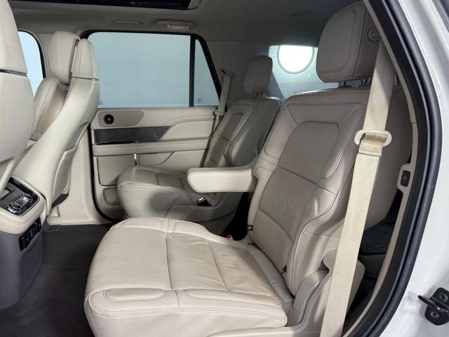 Photo of 2019 Brown Lincoln Navigator