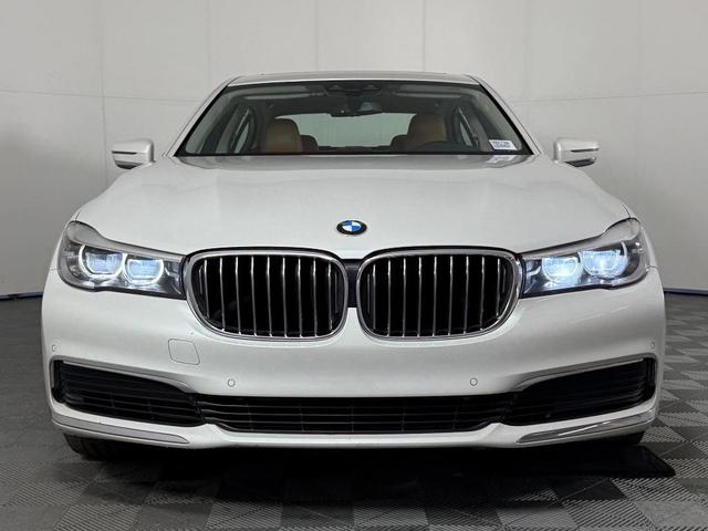 Photo of 2019 Mineral White Metallic BMW 740