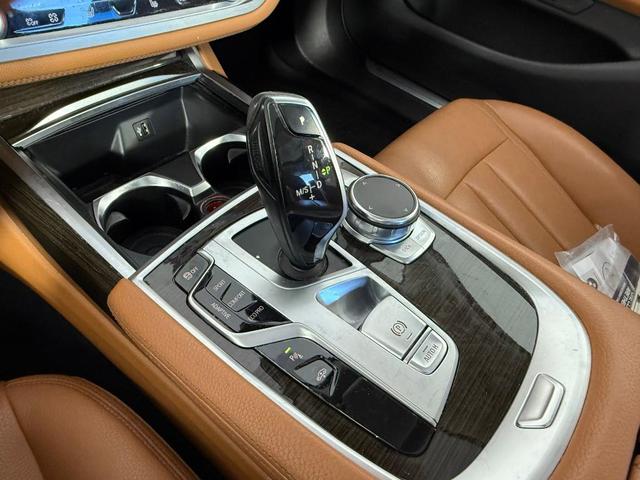 Photo of 2019 Mineral White Metallic BMW 740