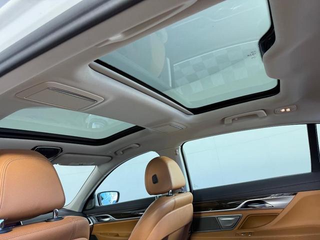 Photo of 2019 Mineral White Metallic BMW 740