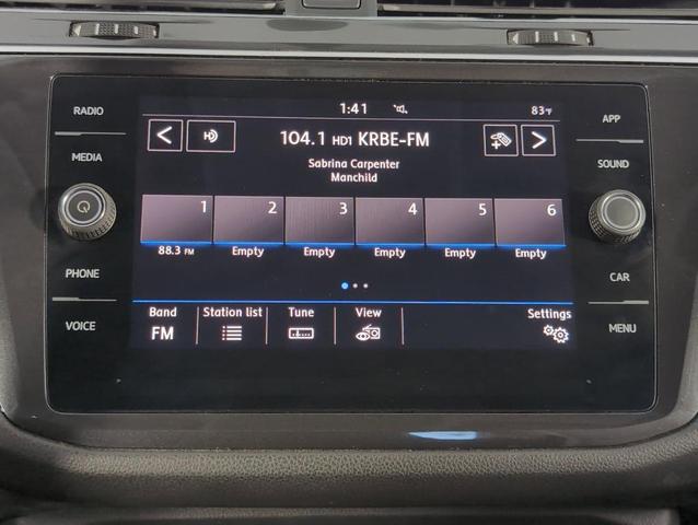 Photo of 2018 Pure White Volkswagen Tiguan
