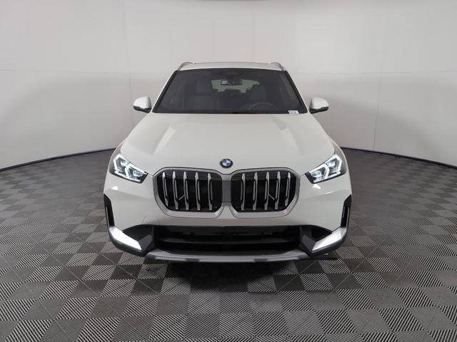 Photo of 2025 Alpine White BMW X1