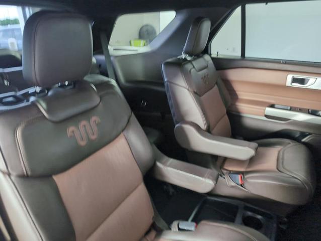 Photo of 2021 White Ford Explorer