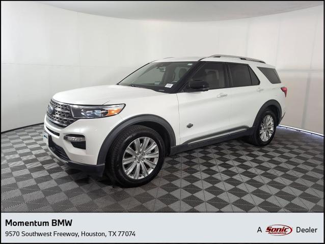 Photo of 2021 White Ford Explorer