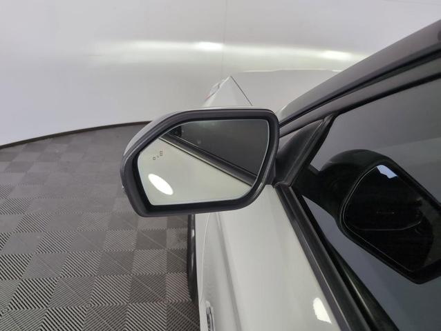 Photo of 2021 White Ford Explorer