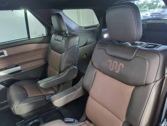 Photo of 2021 White Ford Explorer