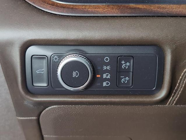 Photo of 2021 White Ford Explorer