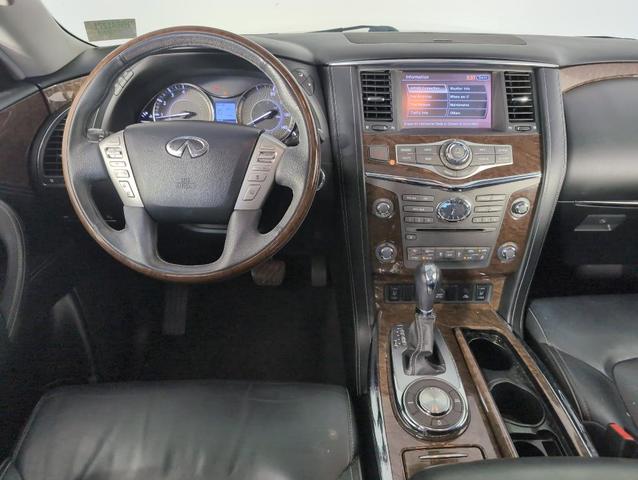 Photo of 2017 White INFINITI QX80