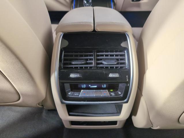 Photo of 2021 Phytonic Blue Metallic BMW X7